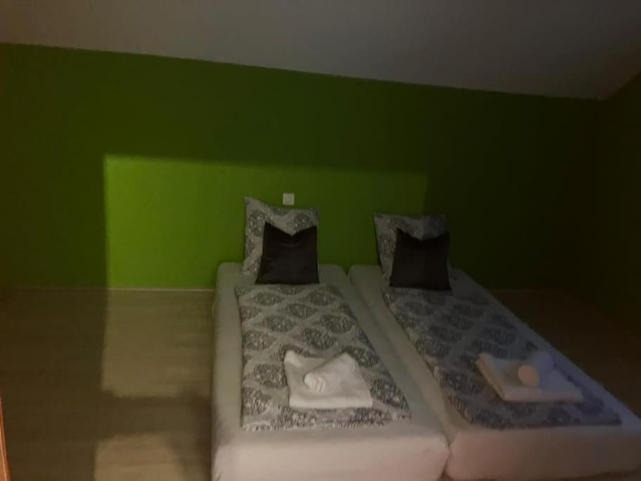 Untersberg Und Festungsblick Apartment Puch bei Hallein Bagian luar foto