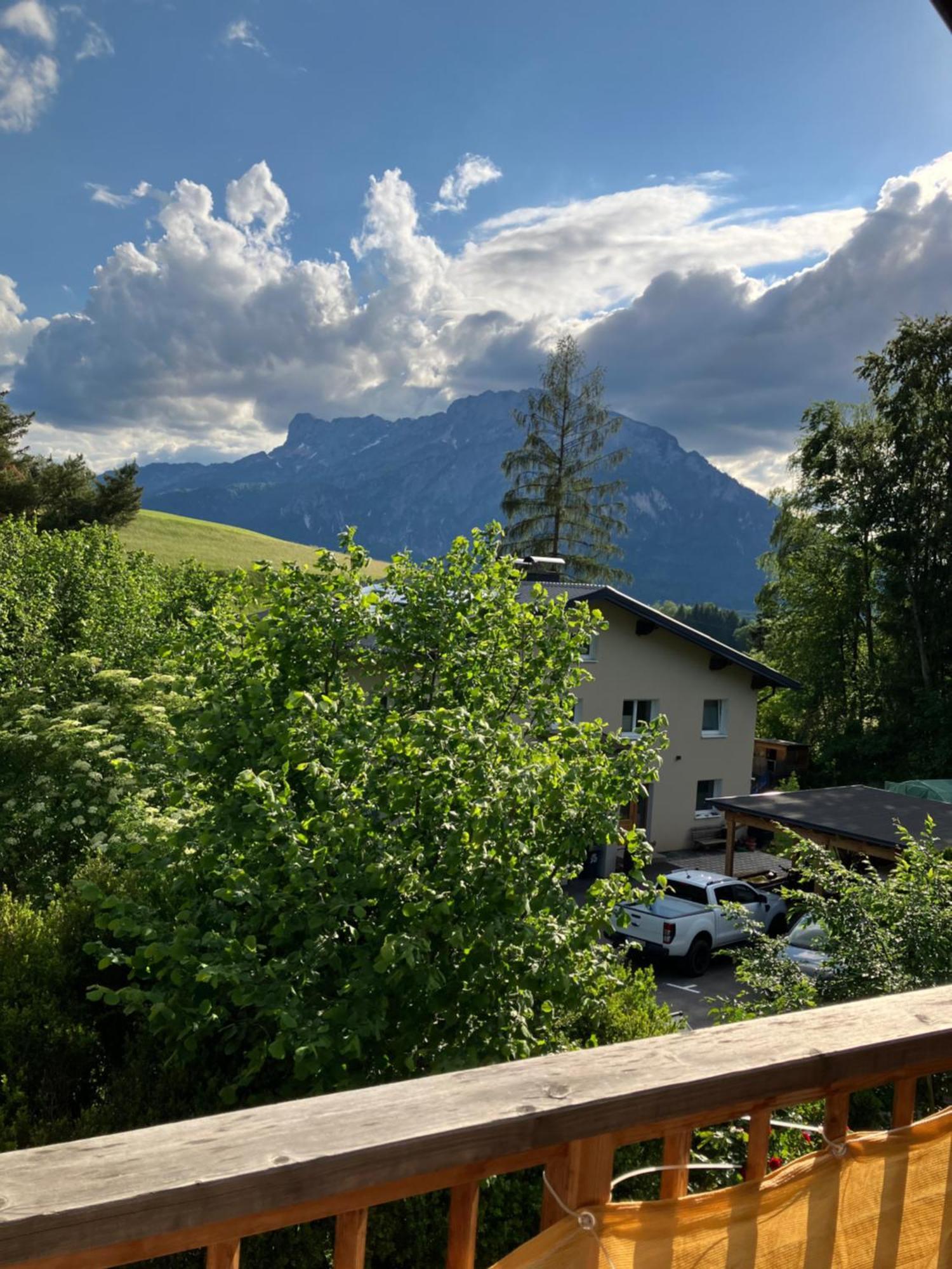 Untersberg Und Festungsblick Apartment Puch bei Hallein Bagian luar foto